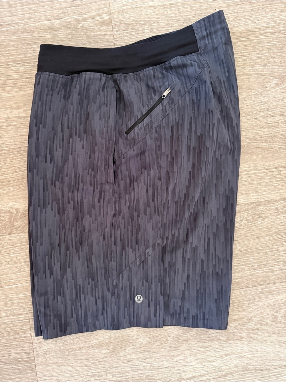 lululemon athletica Black Charcoal Patterned Athletic Shorts Size L